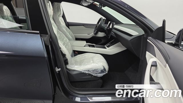 Tesla Model Y 2026 — photo 16