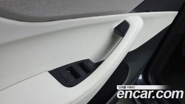 Tesla Model Y 2026 — photo 29
