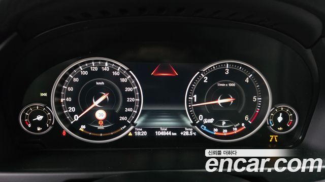 BMW X5 2018 — photo 11