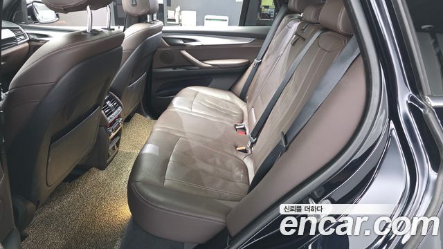 BMW X5 2018 — photo 18