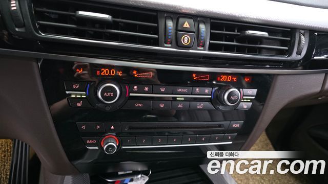 BMW X5 2018 — photo 23