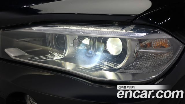 BMW X5 2018 — photo 8