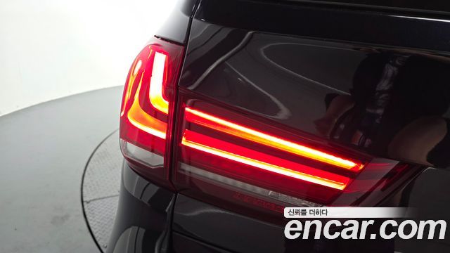 BMW X5 2018 — photo 9