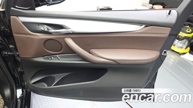 BMW X5 2018 — photo 14