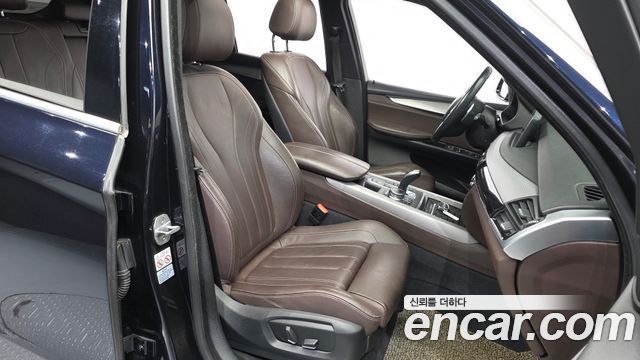 BMW X5 2018 — photo 16