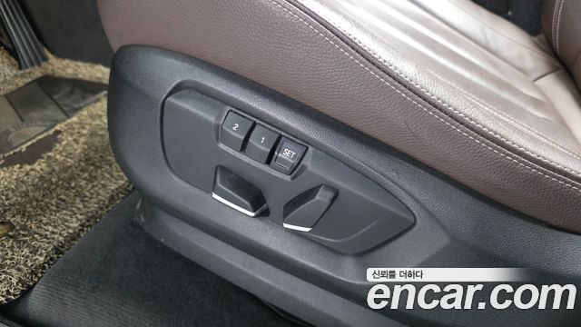 BMW X5 2018 — photo 28