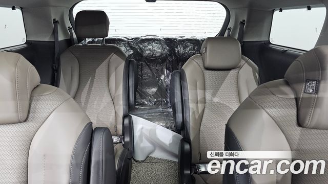 Kia Canival 2025 — photo 18