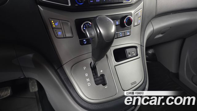 Hyundai Starex 2018 — photo 9