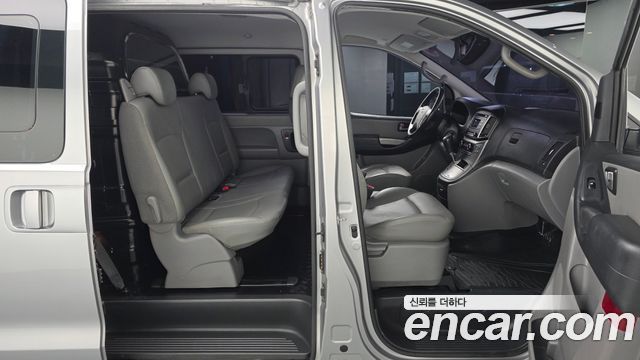 Hyundai Starex 2018 — photo 11