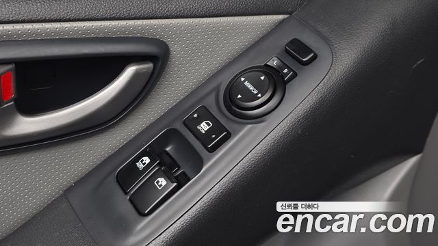Hyundai Starex 2018 — photo 17