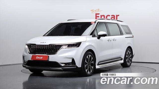 Kia Canival 2023 — photo 1