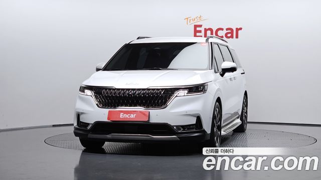 Kia Canival 2023 — photo 3