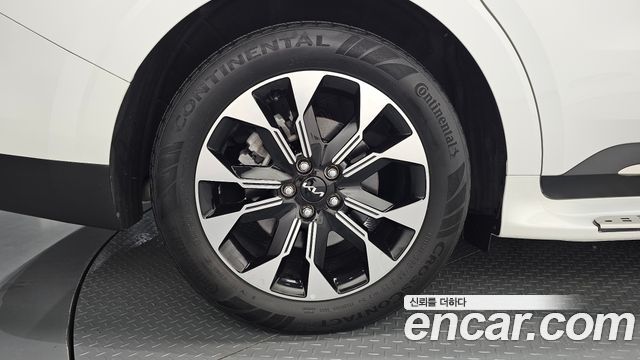 Kia Canival 2023 — photo 5