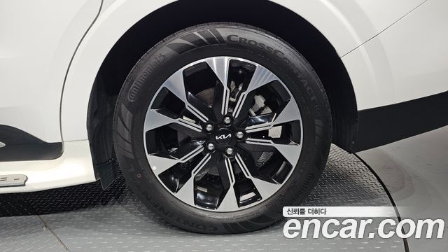 Kia Canival 2023 — photo 7