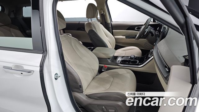 Kia Canival 2023 — photo 16