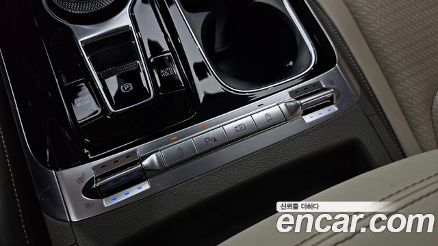 Kia Canival 2023 — photo 30