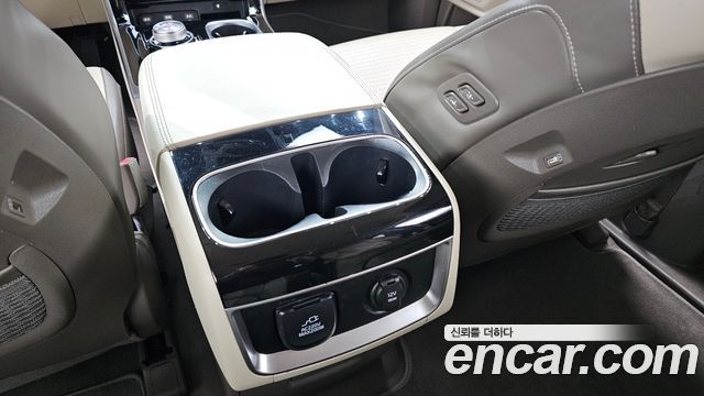 Kia Canival 2023 — photo 31