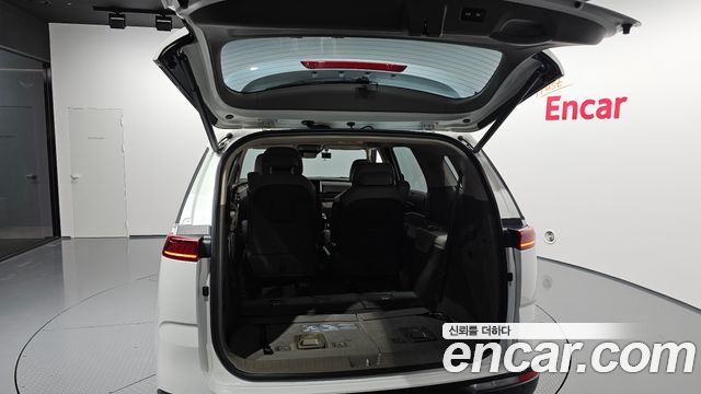 Kia Canival 2023 — photo 35