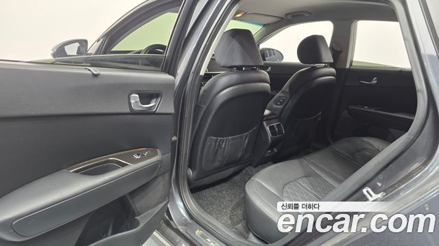 Kia K5 2019 — photo 11