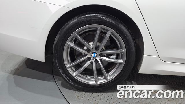 BMW 5-Series 2018 — photo 5