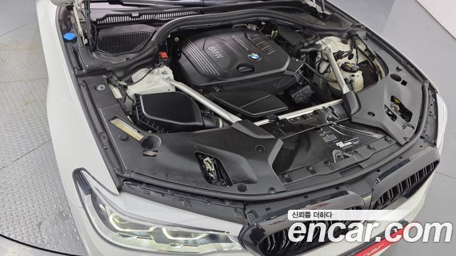 BMW 5-Series 2018 — photo 6