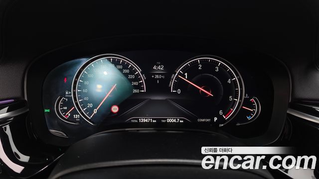 BMW 5-Series 2018 — photo 11