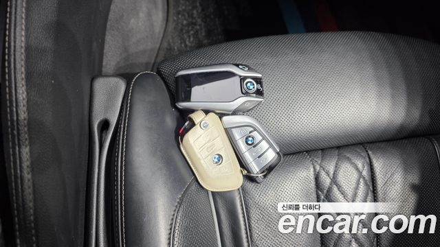 BMW 5-Series 2018 — photo 22