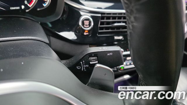 BMW 5-Series 2018 — photo 27