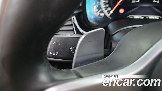 BMW 5-Series 2018 — photo 28