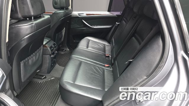 BMW X5 2010 — photo 11