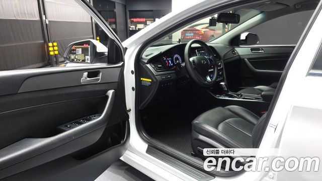 Hyundai Sonata 2019 — photo 13