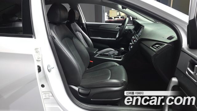 Hyundai Sonata 2019 — photo 17