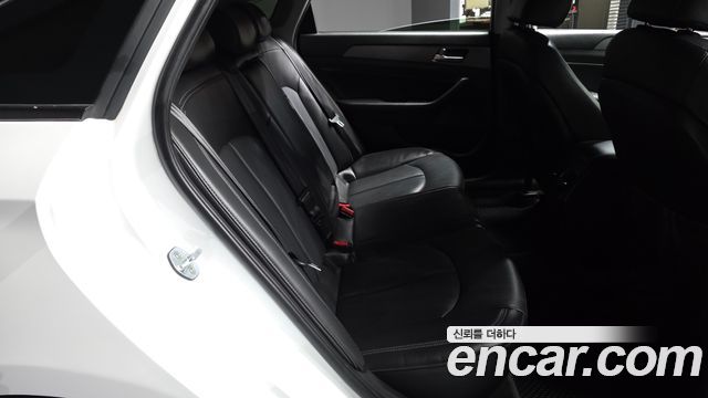 Hyundai Sonata 2019 — photo 18
