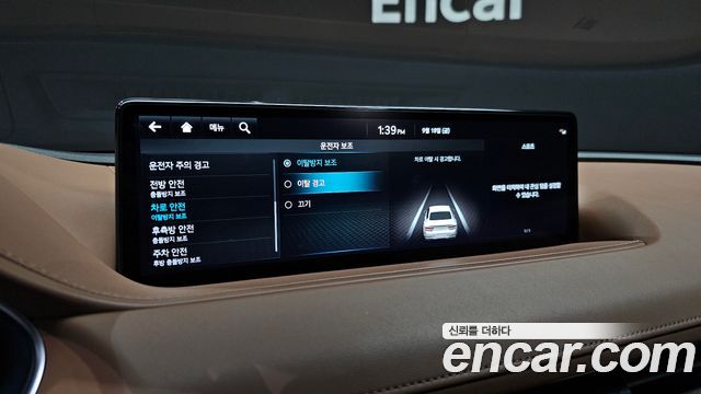 Genesis G80 2022 — photo 22