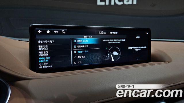 Genesis G80 2022 — photo 23