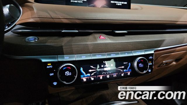 Genesis G80 2022 — photo 28