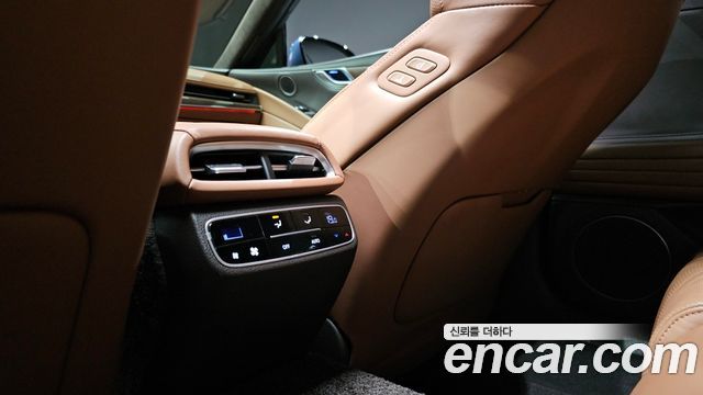 Genesis G80 2022 — photo 33