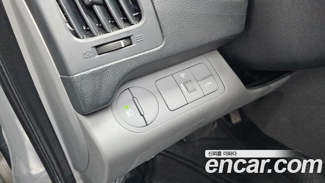 Hyundai Starex 2015 — photo 18