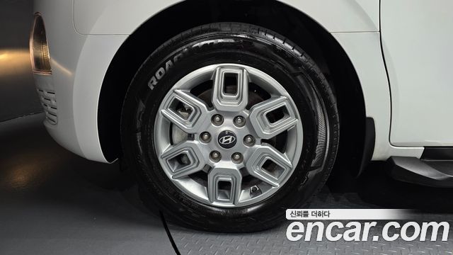 Hyundai Staria 2025 — photo 5