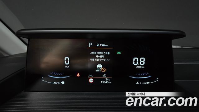 Hyundai Staria 2025 — photo 11