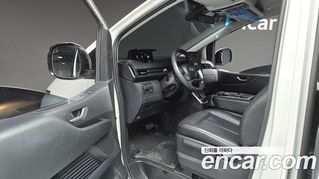 Hyundai Staria 2025 — photo 13