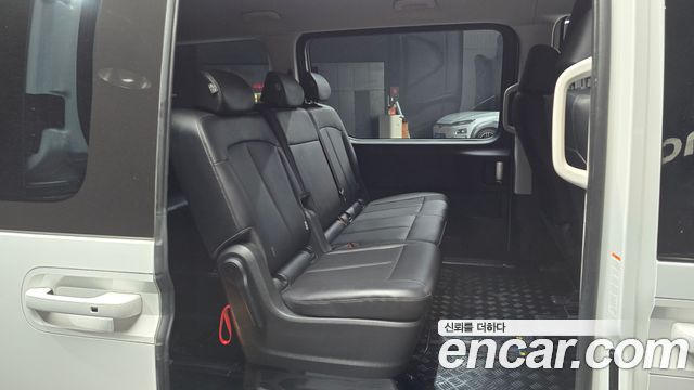Hyundai Staria 2025 — photo 17