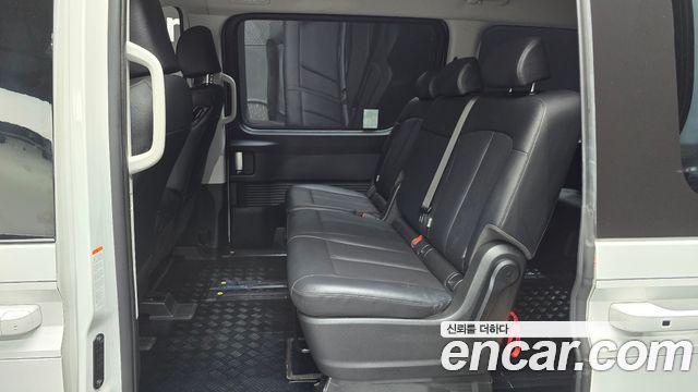 Hyundai Staria 2025 — photo 18