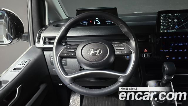 Hyundai Staria 2025 — photo 19