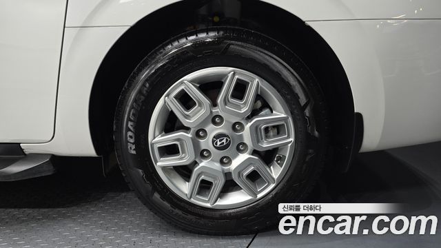 Hyundai Staria 2025 — photo 7
