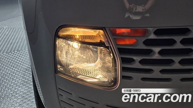Hyundai Staria 2025 — photo 8