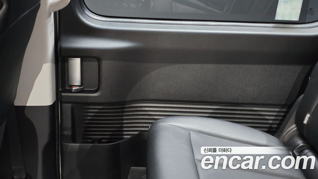 Hyundai Staria 2025 — photo 15