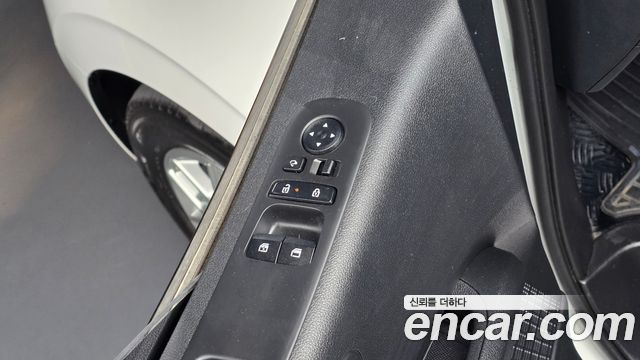 Hyundai Staria 2025 — photo 27