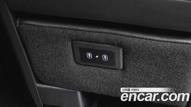 Hyundai Staria 2025 — photo 30