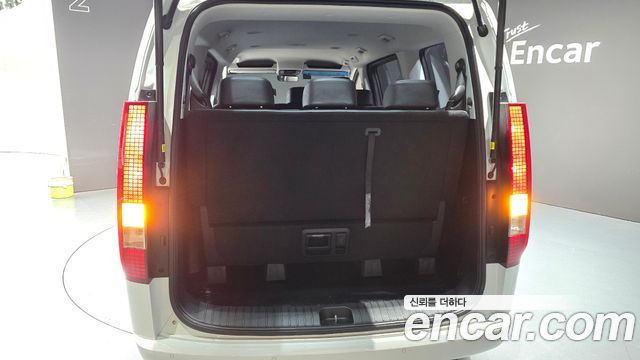 Hyundai Staria 2025 — photo 32